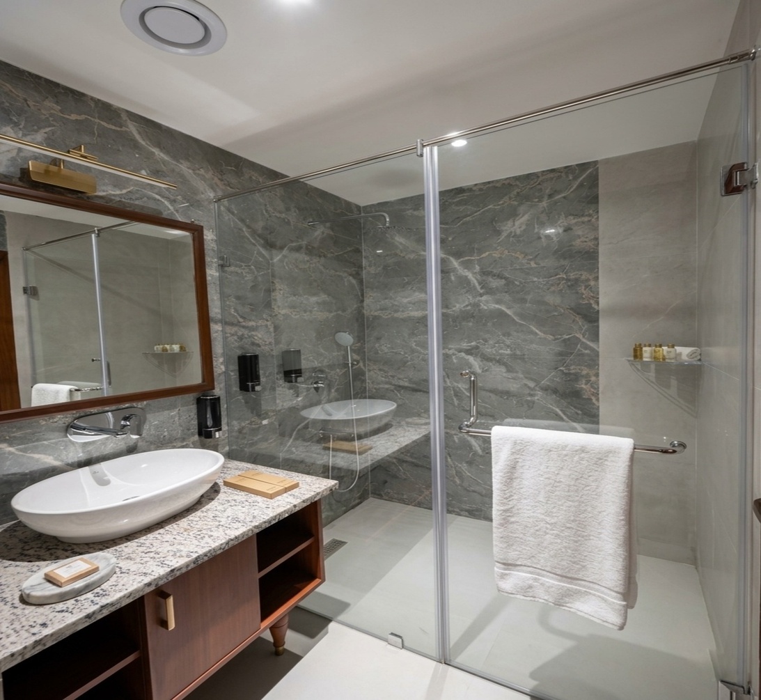 Premium Room at Comfort Hotel Kishore Azamgarh - Photo 2