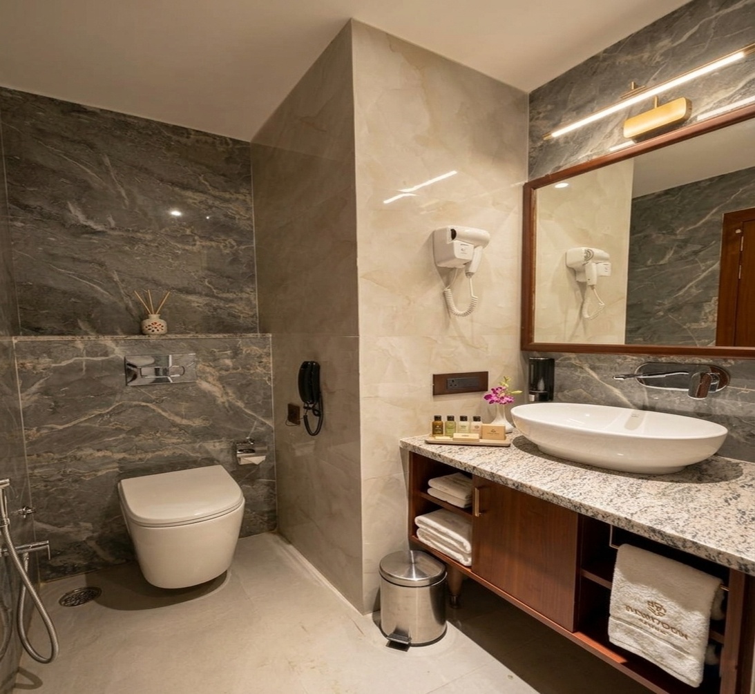 Superior Room at Comfort Hotel Kishore Azamgarh - Photo 2