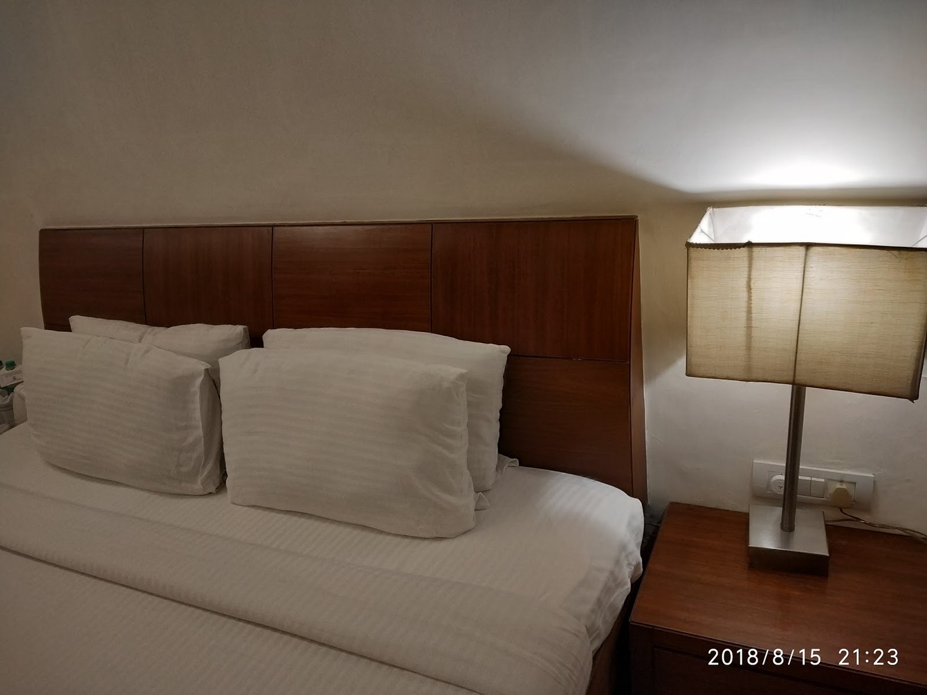 Deluxe Room at Comfort Inn, Lucknow - Photo 3