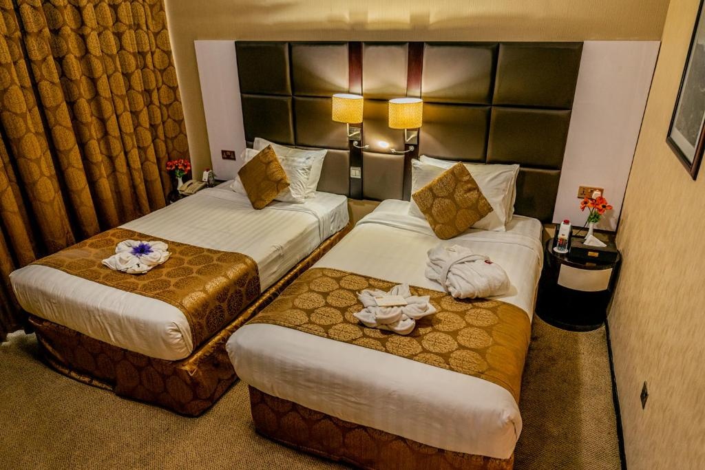 Deluxe Twin Room at THE PARK HOTEL Formerly Al Jawhara Gardens Hotel - Photo 3