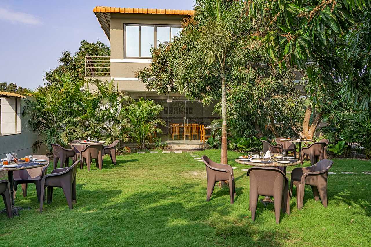 Family Room at Sterling Gir - Photo 3