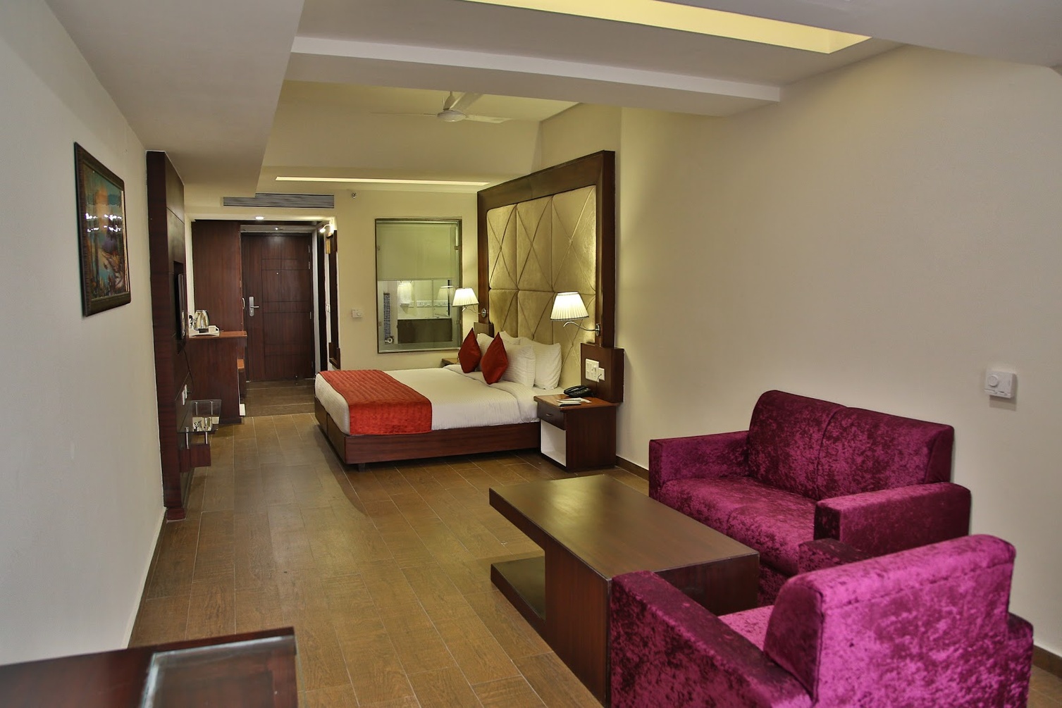 Deluxe Room at Clarion Inn Sevilla - Photo 2