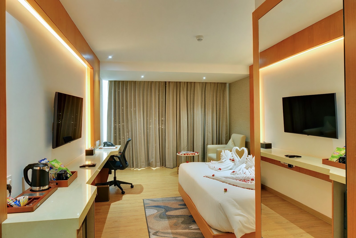 Junior Suite Room at Clarion Bangalore - Photo 3