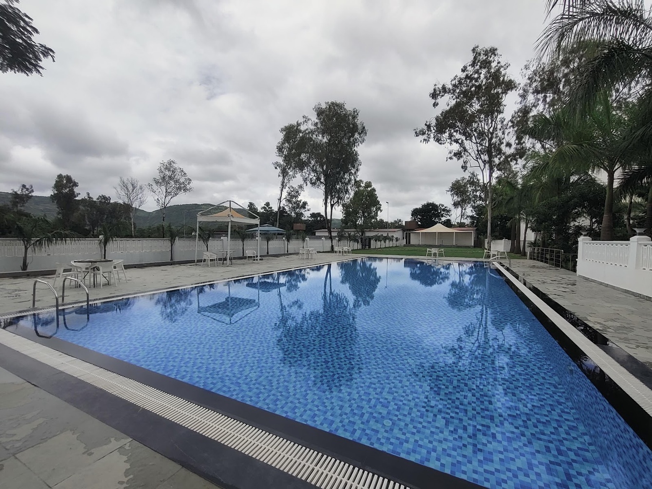Standard Room at Sterling Stolen Heaven Lonavala - Photo 3