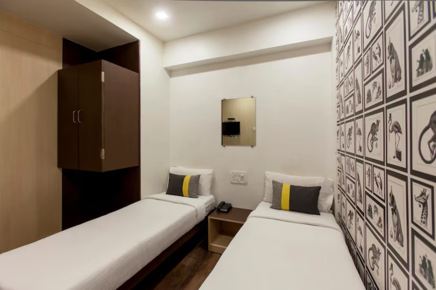 Pod Room (Male only) at Click Hotel, Andheri MIDC - Photo 3