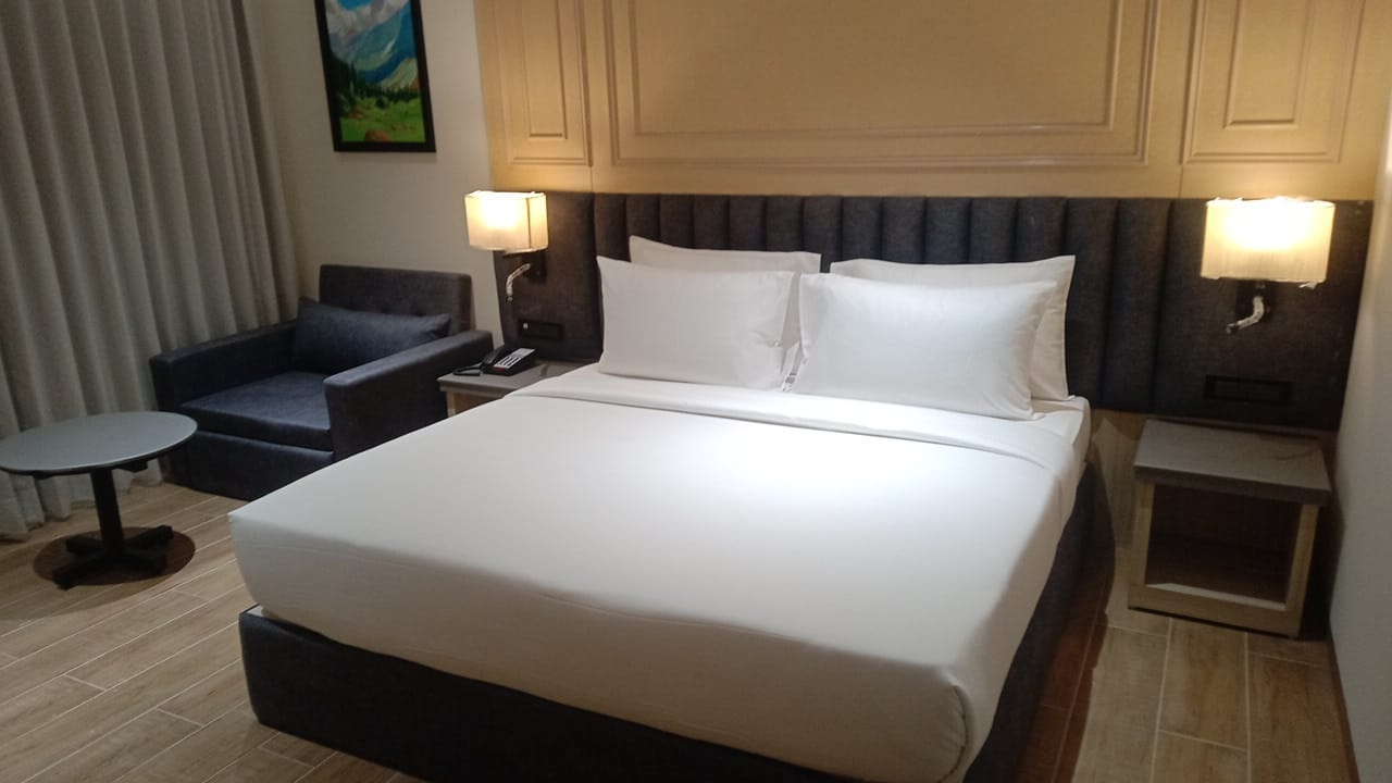 Winter Green Room, 1 King Bed at The Fern Residency, Solapur - Photo 1