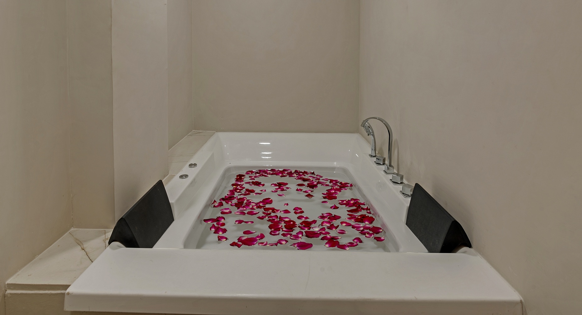 Suite Room at Click Collection Aster, Raja Park - Jaipur - Photo 3