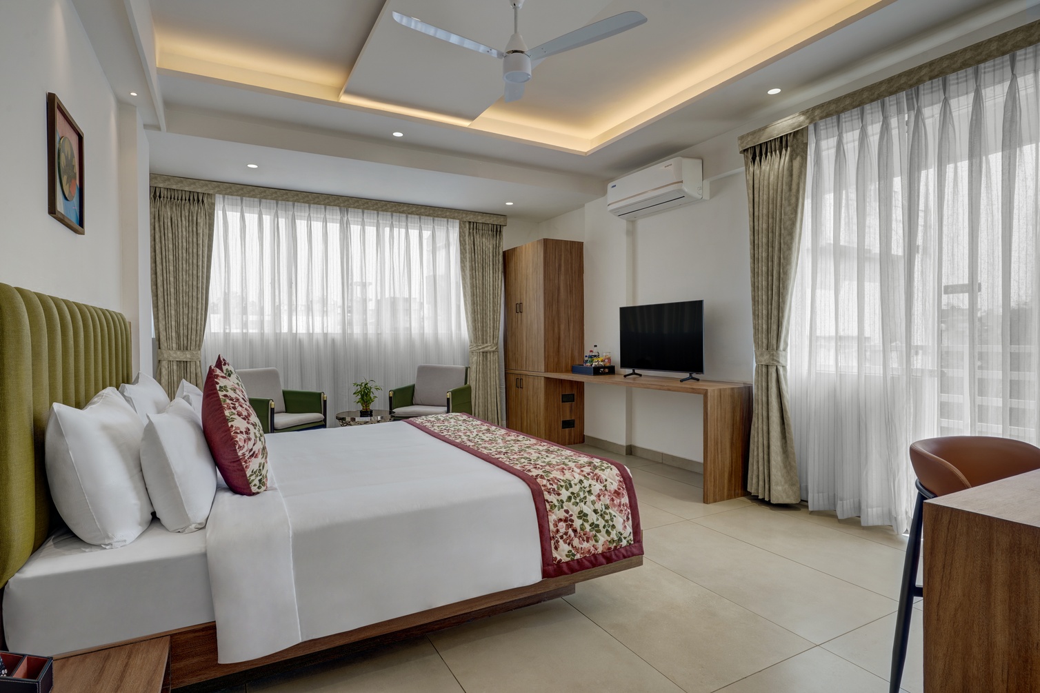 Suite at Rajpath Beacon Hotel Belagavi - Photo 2