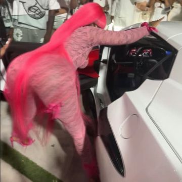 Sexyy Red - It's My Birthday (Car 2 Crash Riddim)