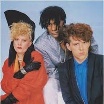 Retroklass Pres ''Gappin'' with the Thompson Twins