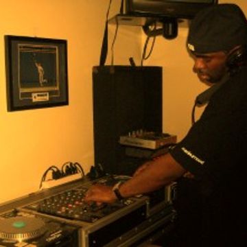 DJ  VINCE  K