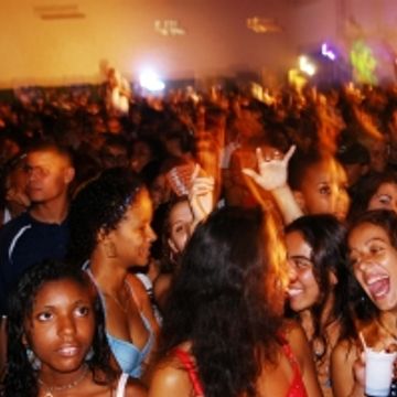 Qué Calor 2...[Papi Sanchez ;  Fuego; Farruko Ft. Sean Paul; P Square; Elvis Crespo ...]