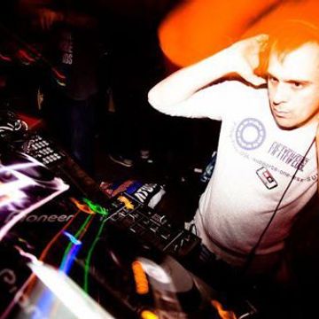 Jerry May - The Kids Want Techno (Liveset 23 08 25)