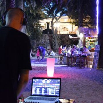 Melodic techno  2025 -  5  -  Electrónica de baile