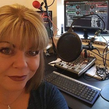 Looby's Lounge   Sounds of the Cities (Sheffield) 02 10 21   Voyager Radio
