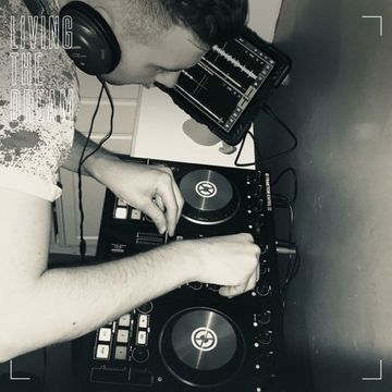 DJ BAZZER