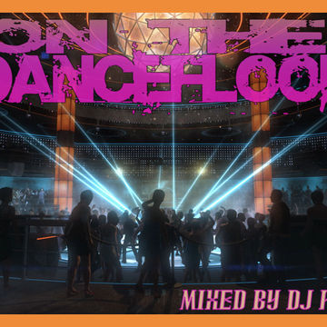 dj p vossi   on the dance floor