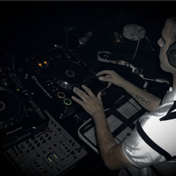 Dj-MaNiAc