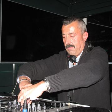 DJ Guido P - Delicious House Grooves LIVE housestationradio.com Nov 4 2014