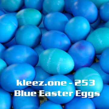 kleez.one   253 Blue Easter Eggs