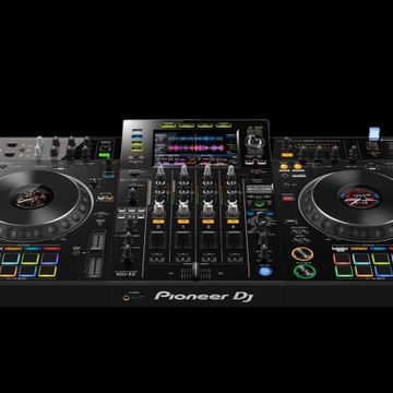 DJ Huey's  2021  christmas r&b old school mix