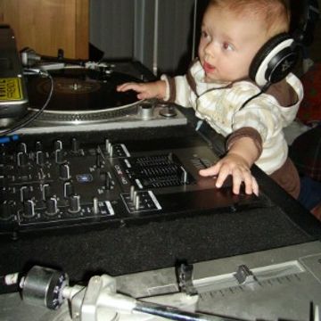 Dj donMega