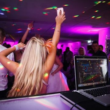 Martin & Amandas wedding last hour mix by DJ Ian Kershaw