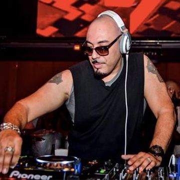 Roger Sanchez –  @ Cavo Paradiso 2013