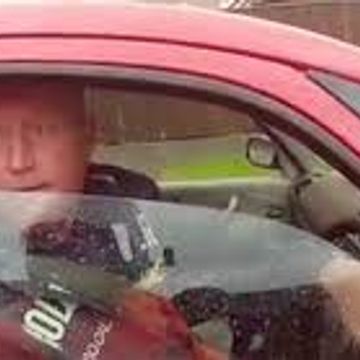 Ronnie Pickering Vs The Wealdstone Raider (Hitchy/Deez mashup)