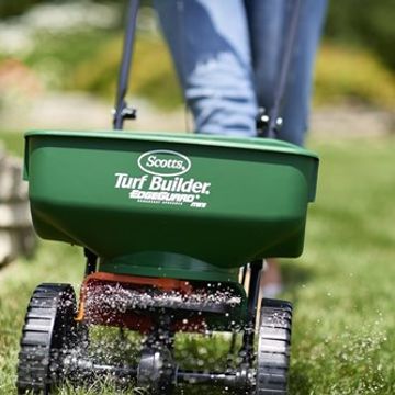 Scotts Turf Builder Edgeguard Mini Broadcast Spreader – Review