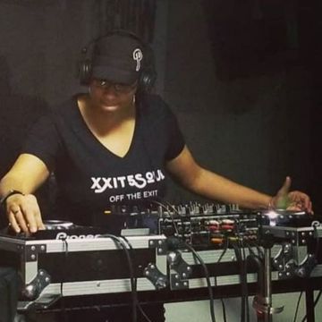 DJ Reddz - Jumpin' 215 Radio Soulful House Wednesdays - Mixshow 13