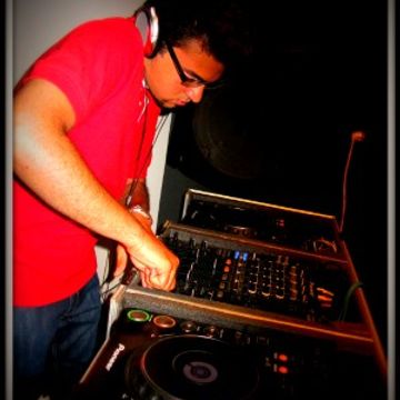 DJ ETSH House Session , September 2010 ( feat. Sahar khaled )