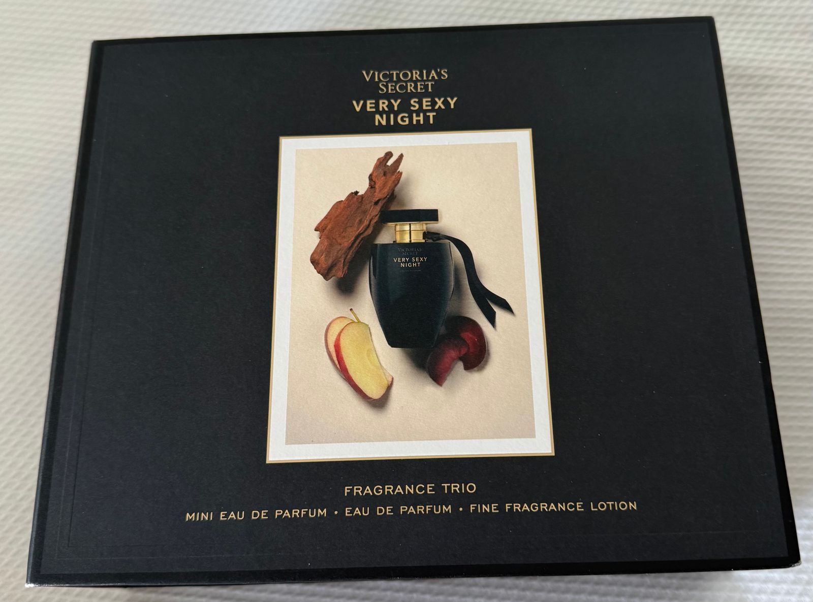 Estuche de perfume con crema y colonia pequeña 