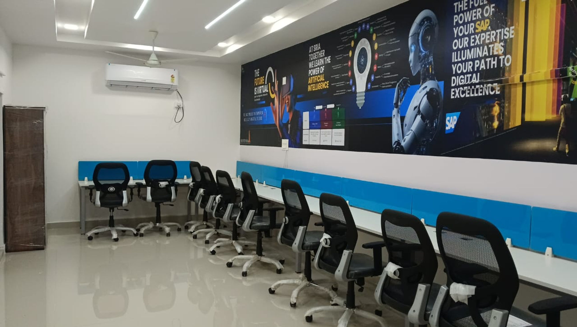 Sria Office & Workspace