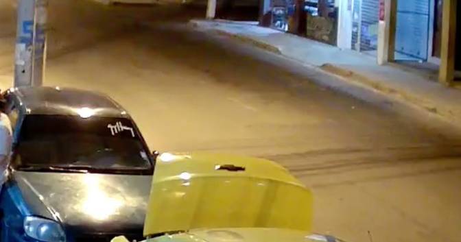 Pistolero ataca a grupo en una terraza, embarazada logra escapar