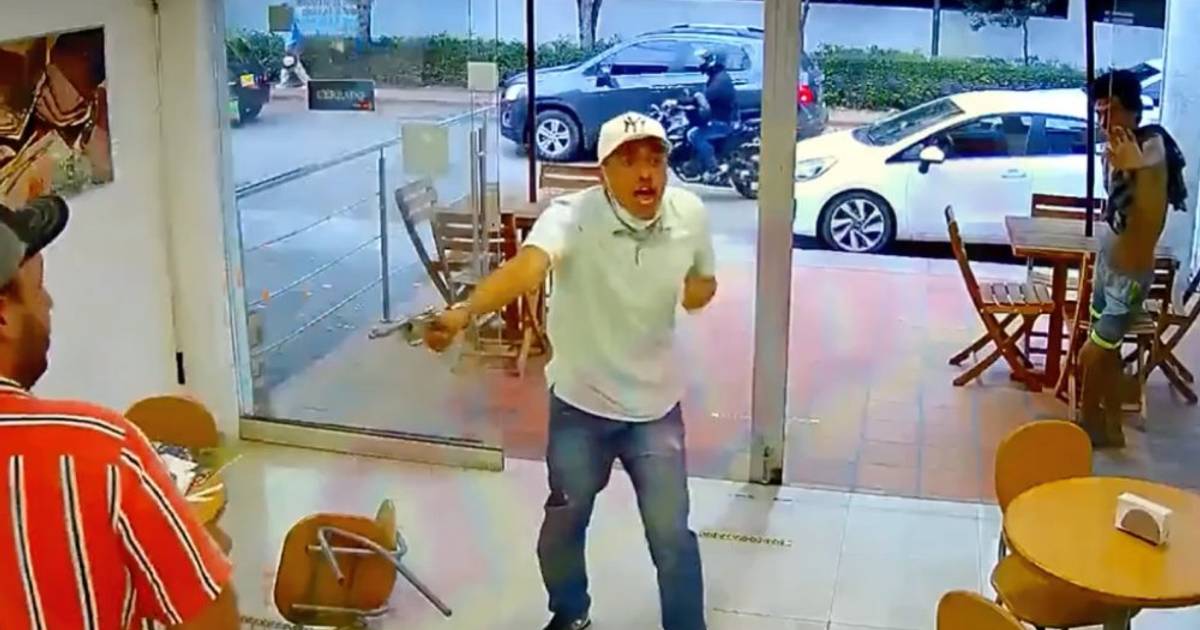 Bandido robó un bolso con gran botín en un restaurante reconocido