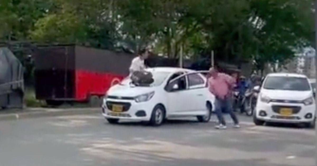 Joven golpeó brutalmente a un conductor que lo chocó en Cali