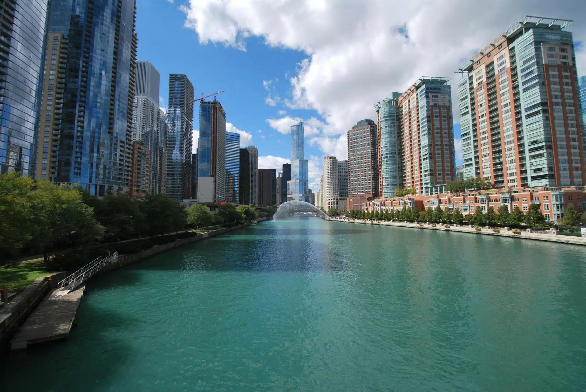 Magnificent Mile – Chicago’s Premier Shopping and Dining Destination