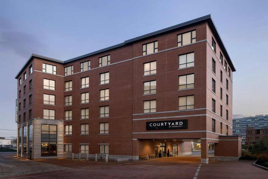 Courtyard Portland Downtown Waterfront
