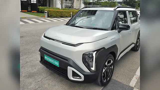 Kia Syros EV Caught Undisguised Ahead of Launch — Production Model Revealed During Ad Shoot