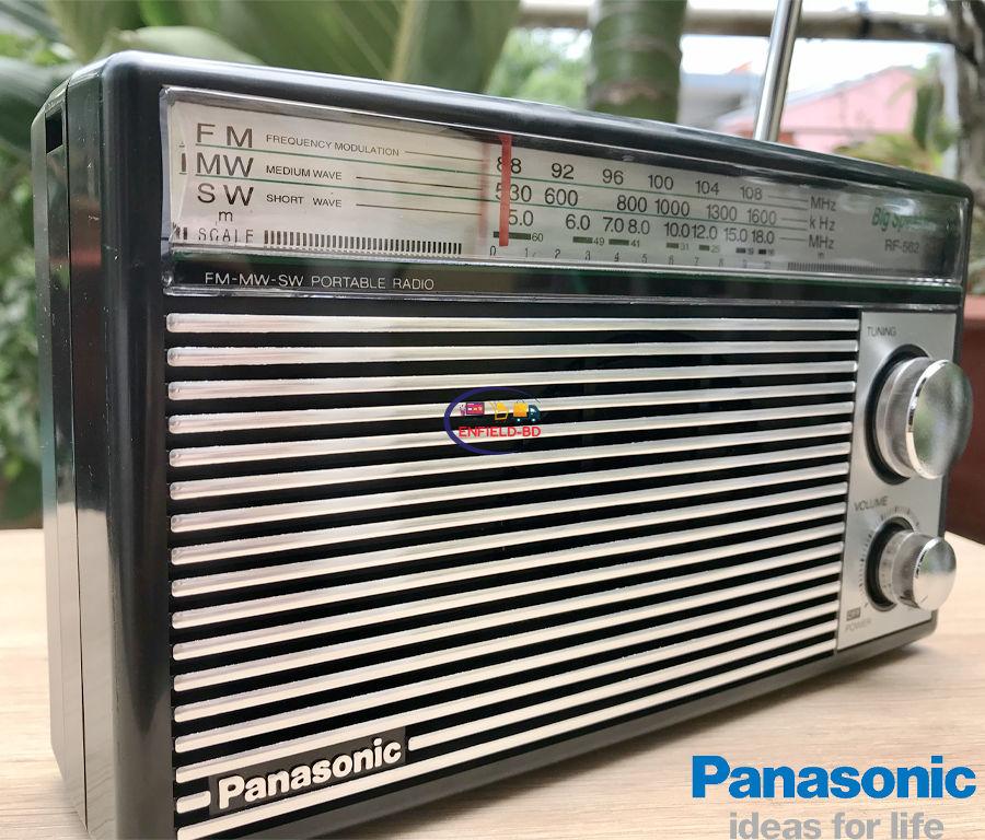 PANASONIC RF562DD FM MW SW Portable Radio Carrying Case