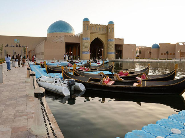 'Arda Khiva' majmuasidagi dokdagi gondolalar