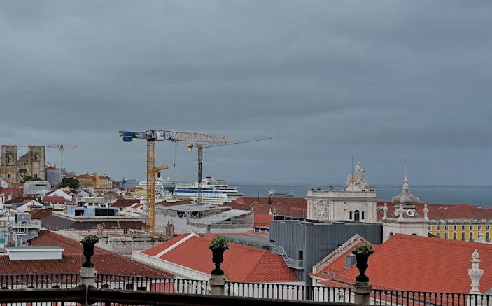 Miradouro Largo da Academia de Belas Artes (Lisboa)
