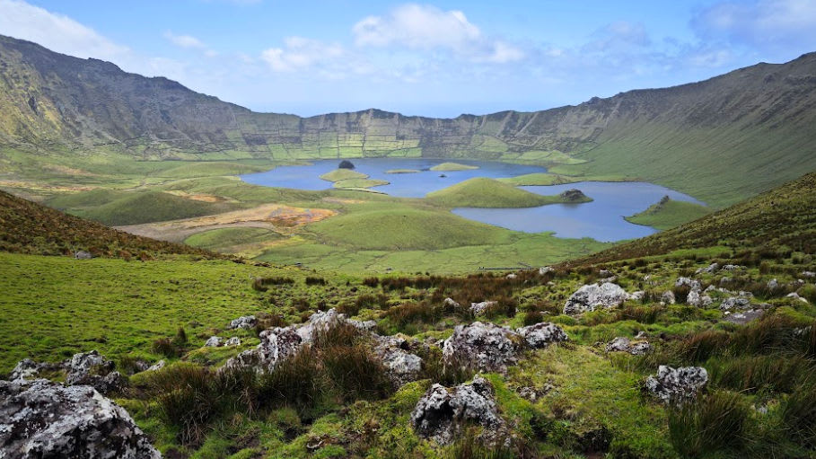 Miradouro Caldeirão (Corvo)
