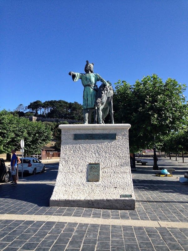 Monumento a Alfonso IX (Baiona)