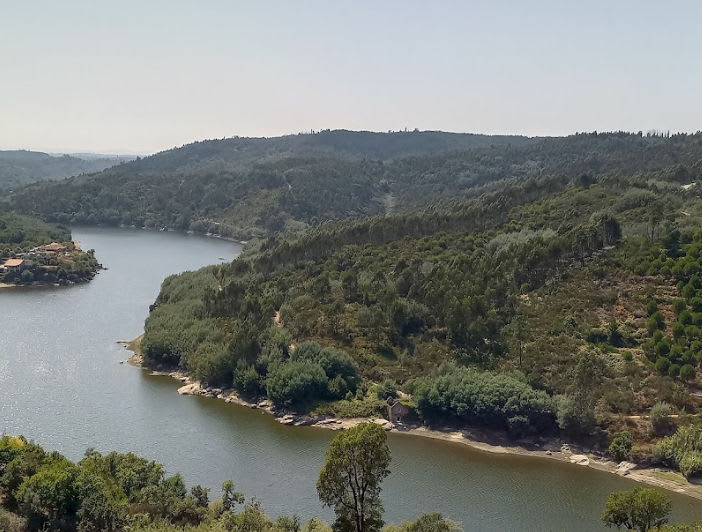 Miradouro do Penedo C'Abana (Tábua)