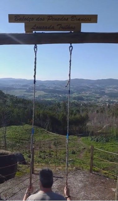Baloiço dos Penedos Brancos (Penafiel)