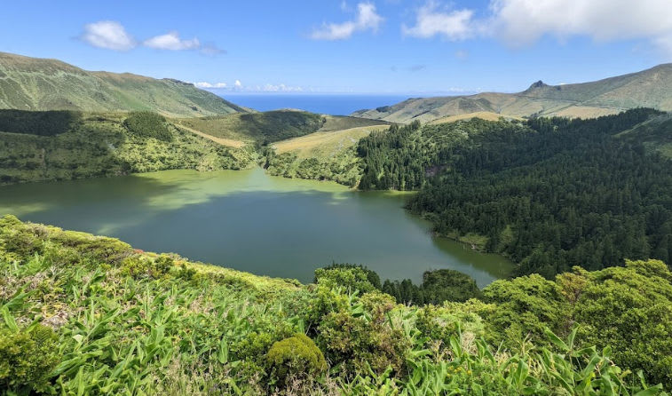 Miradouro Caldeira Rasa e Funda (Lajes das Flores)