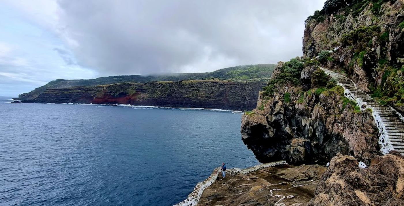 Miradouro da Ponta do Queimado (Angra do Heroísmo)