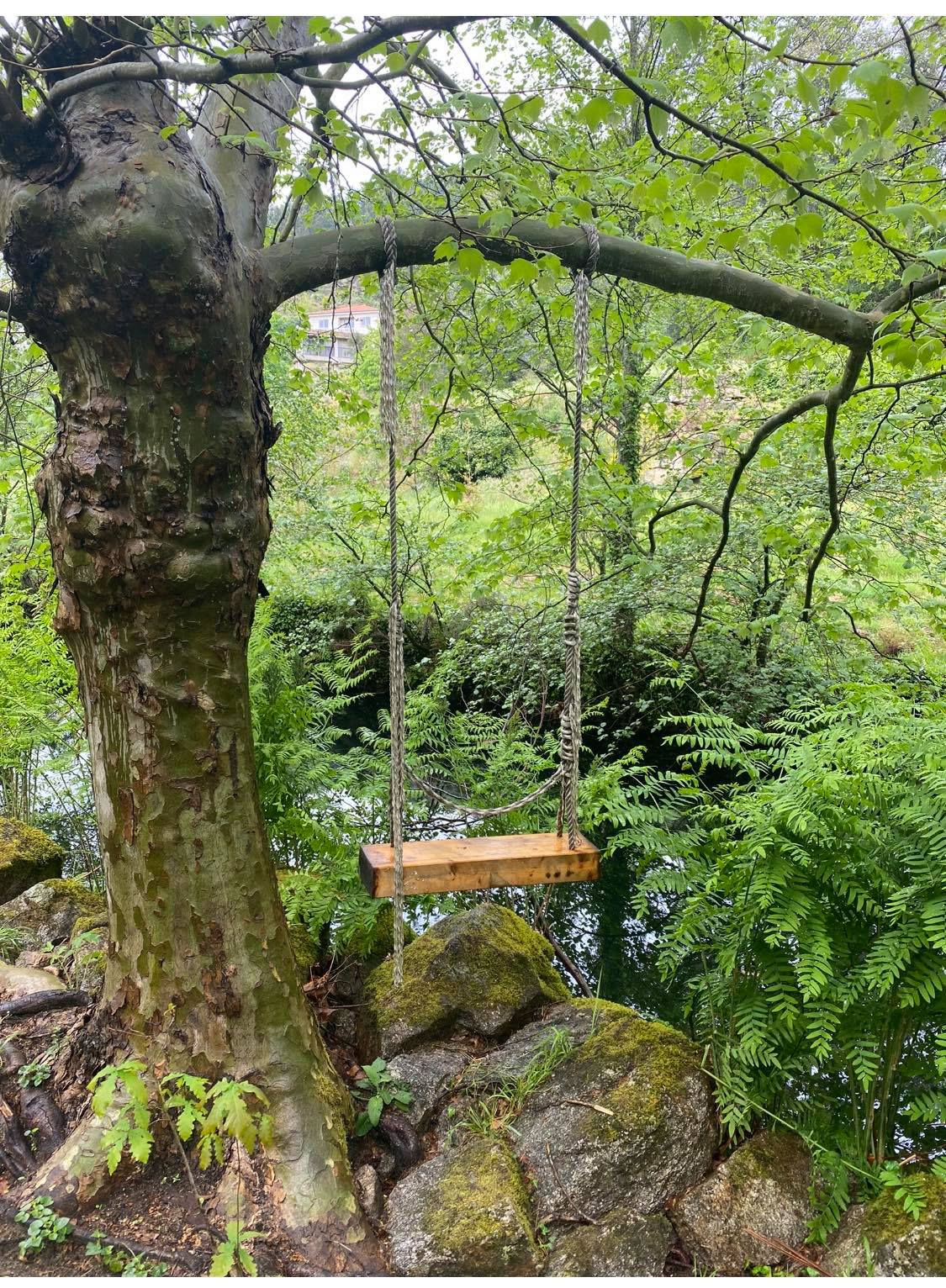 Baloiço de Vilar de Viandro I (Mondim de Basto)